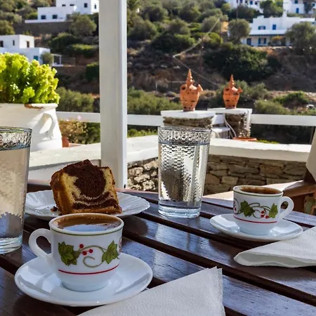 Rita Sifnos Platis Gialos (Sifnos)